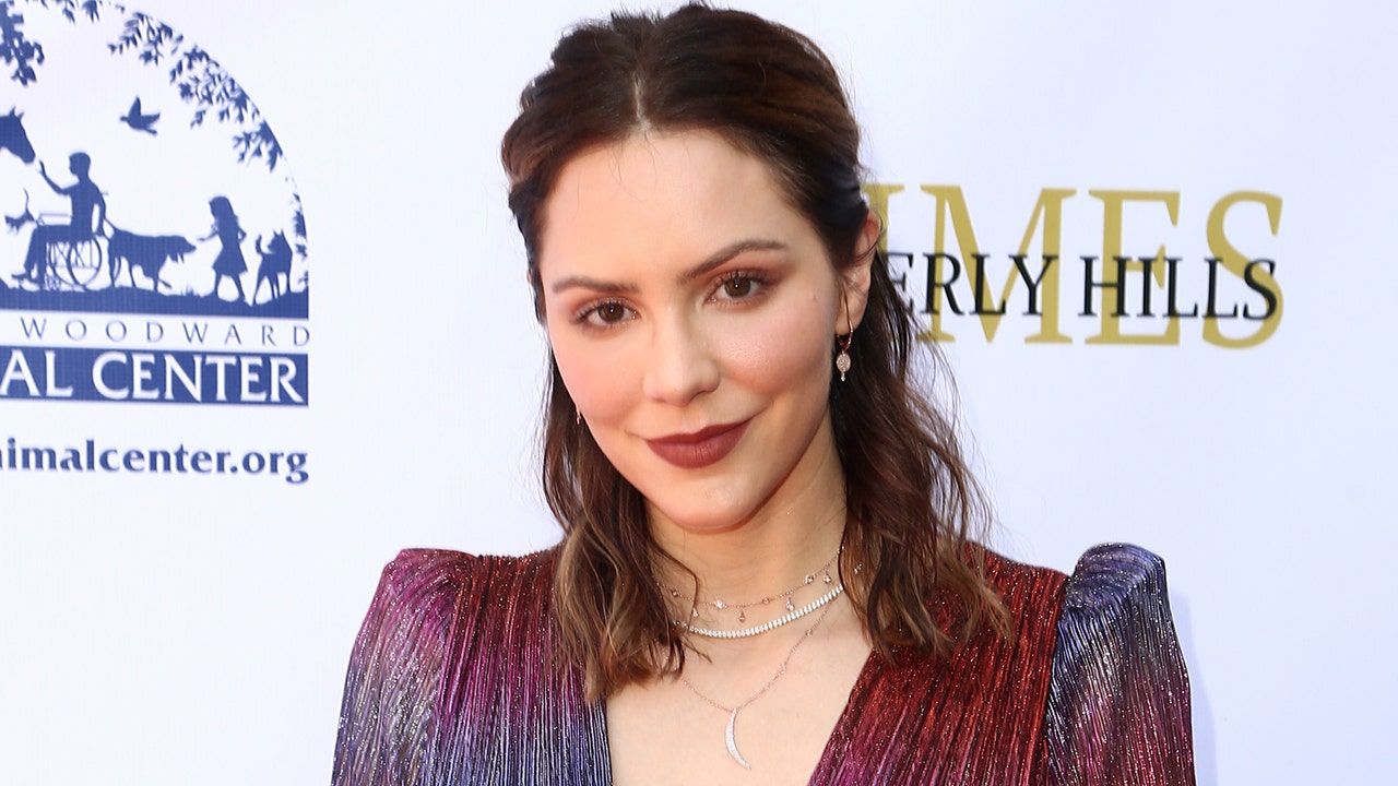 Katharine McPhee poses in stepdaughter Sara Foster’s swim line one month after giving birth: ‘You nail it’