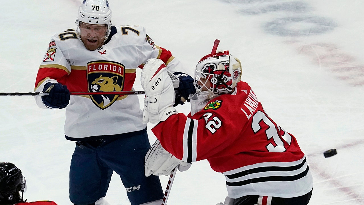 Lankinen, Blackhawks beat Panthers 3-0 for 2nd straight win