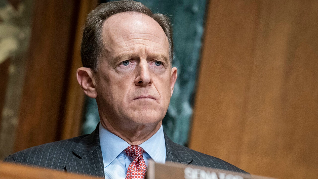 Sen. Pat Toomey holds up final approval of burn pit veterans aid package, citing spending concerns