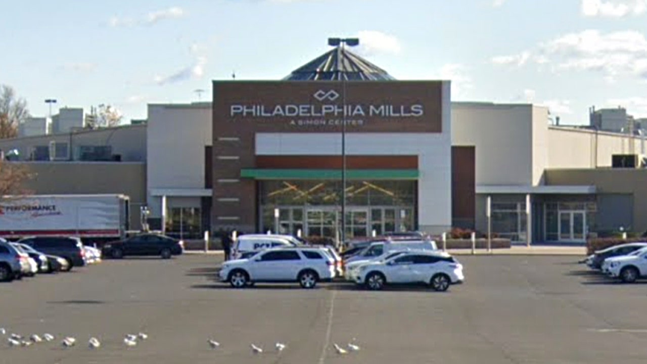 Man killed in Philadelphia mall shooting was stepson of local detective: DA