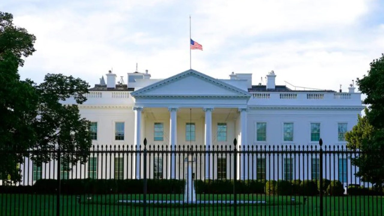 Secret Service arrests fence jumper outside White House