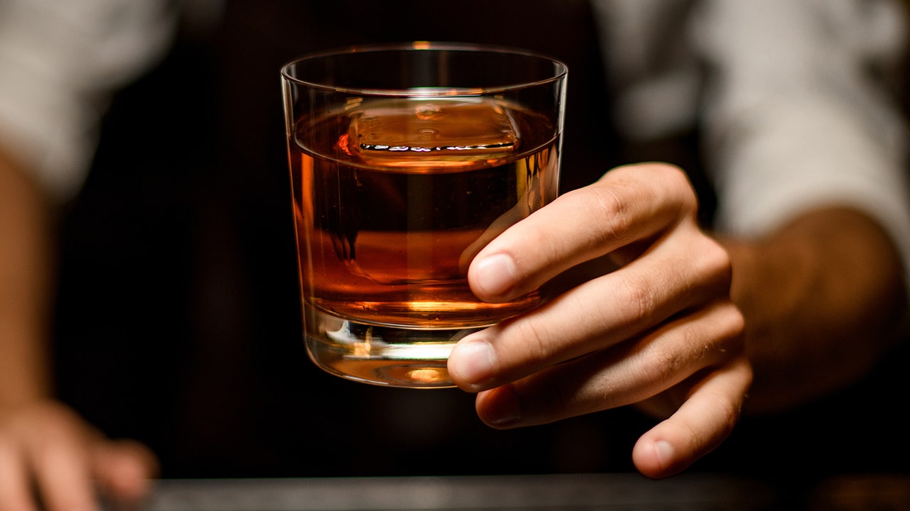Whiskey brand puts out casting call for hand model, will offer $100G for perfect 'spokesfist'