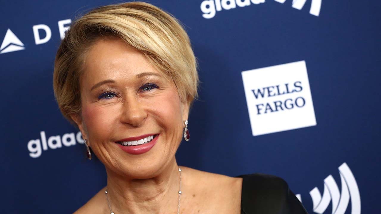 'The Simpsons' star Yeardley Smith reflects on show's 700th episode: It 'can never get old'