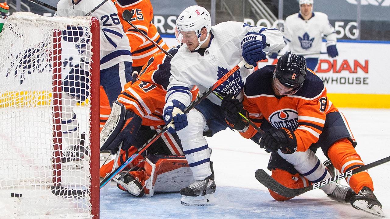 NHL-leading Maple Leafs beat Oilers 6-1 for 3-game sweep