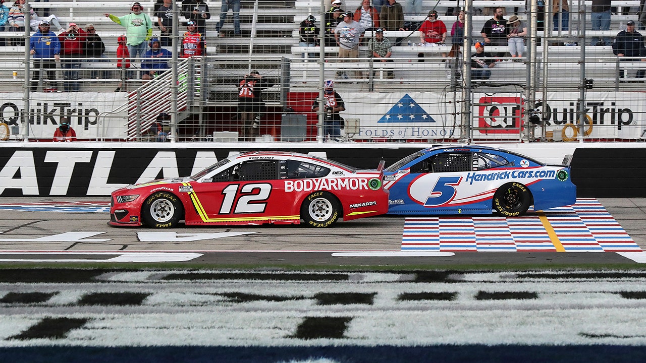 NASCAR: Blaney steals Atlanta win from dominant Larson
