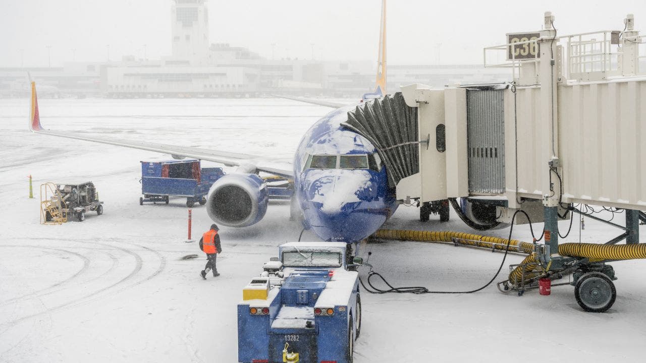Airlines warn of flight disruptions in Colorado ahead of 'major' snowstorm