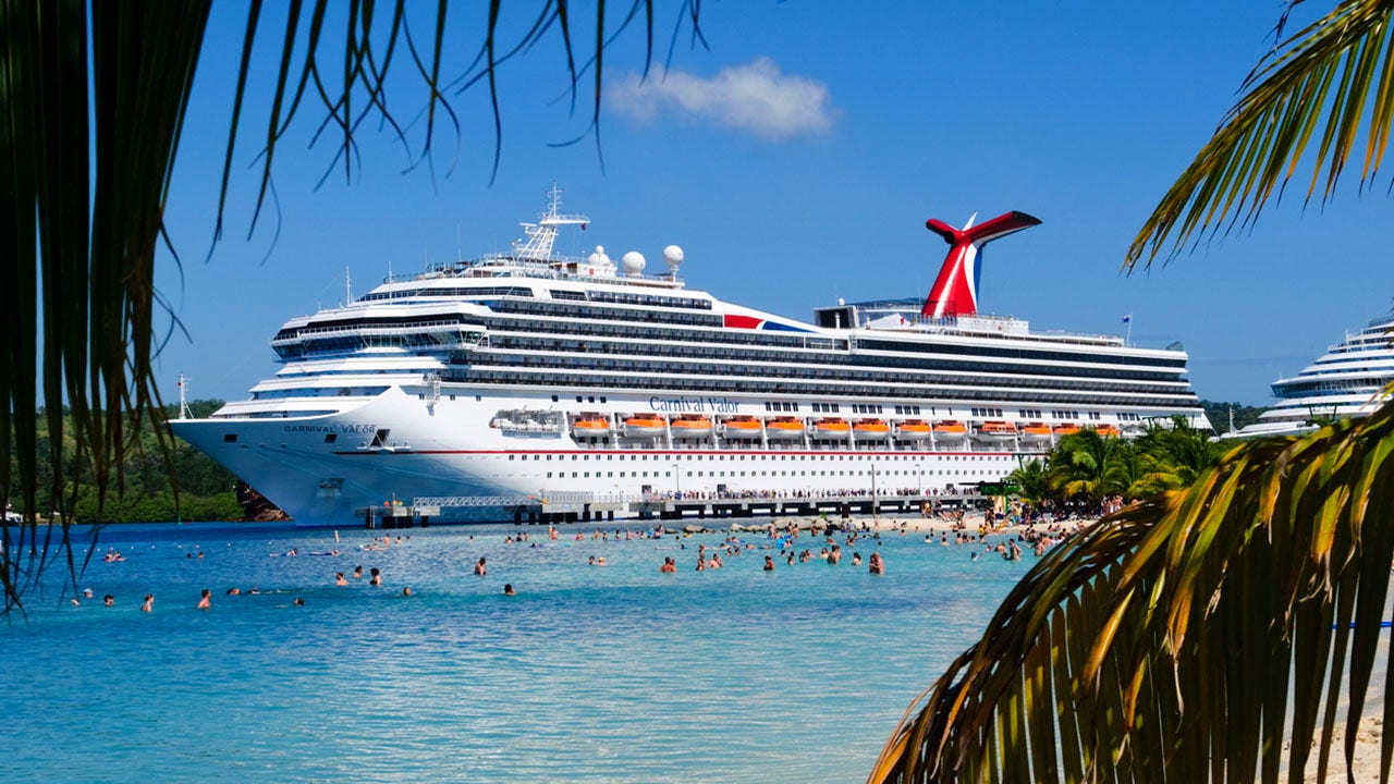 CDC eases mask requirements for fully vaccinated cruise passengers