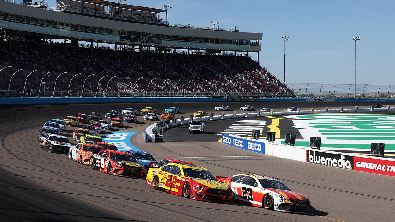 Martin Truex Jr. wins Phoenix NASCAR Cup Series race | Fox News