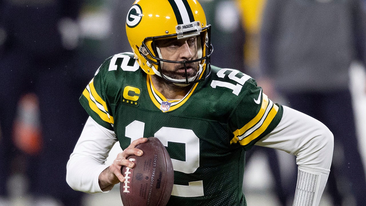 Amid rumors, Packers GM says, 'We are not trading Aaron Rodgers'