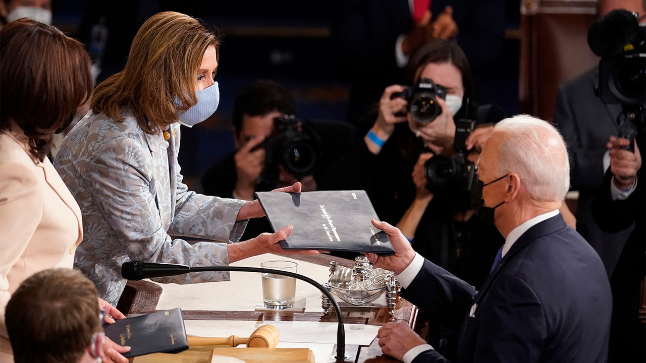 Vaccinated Nancy Pelosi wears a mask with inoculated colleagues, but not when she got a blow-out