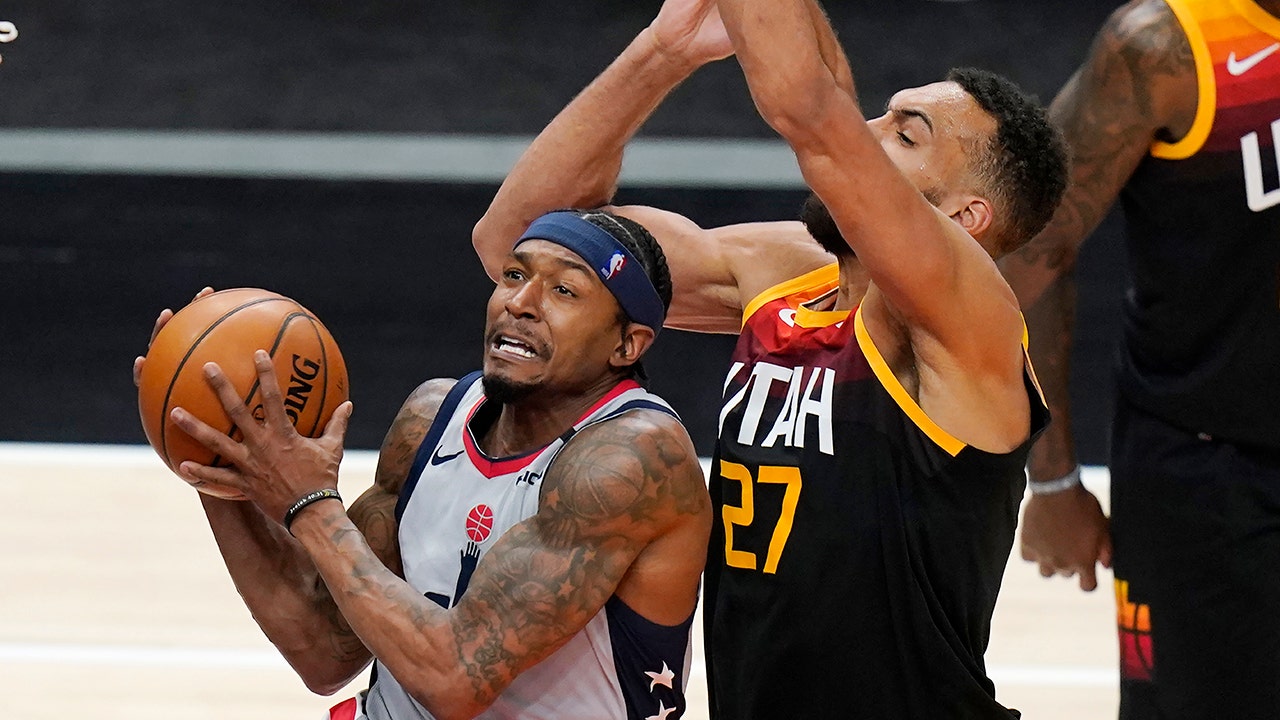Wizards snap Utah's 24-game home winning streak, win 125-121