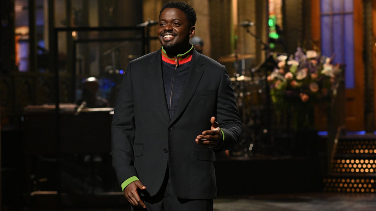 'Saturday Night Live' host Daniel Kaluuya jabs royal family over Meghan Markle claims