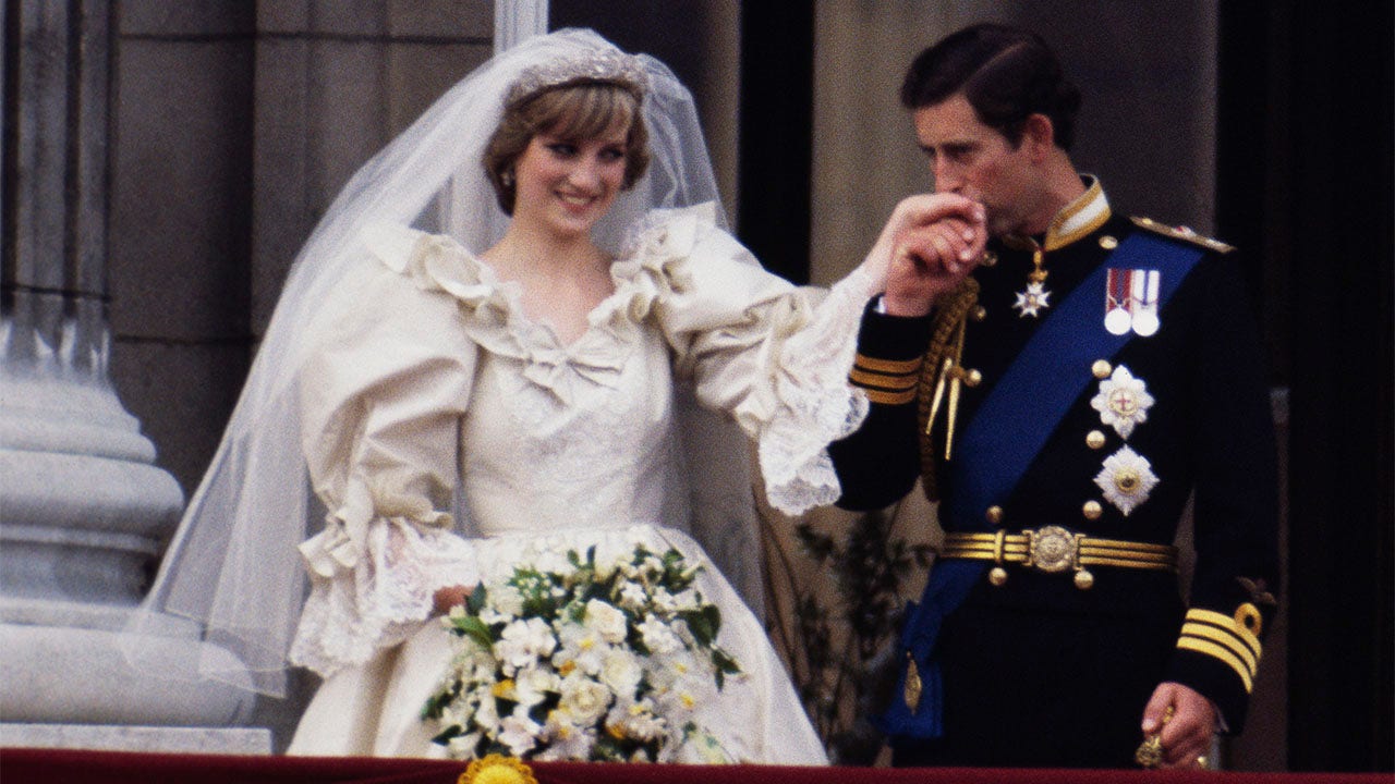 Princess Diana’s wedding dress to be displayed at Kensington Palace for ‘Royal Style in the Making’ exhibit