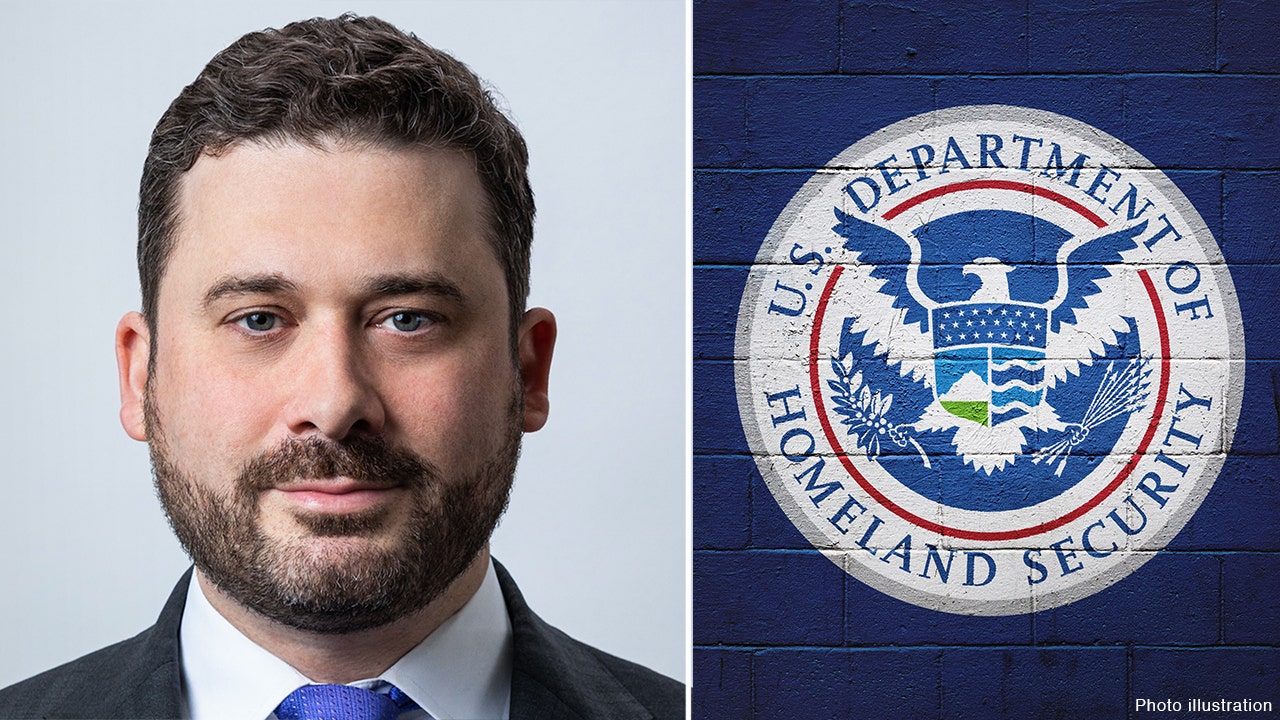 Washington Post journalist clashes with DHS after taking calls from CISA employees using wife's number