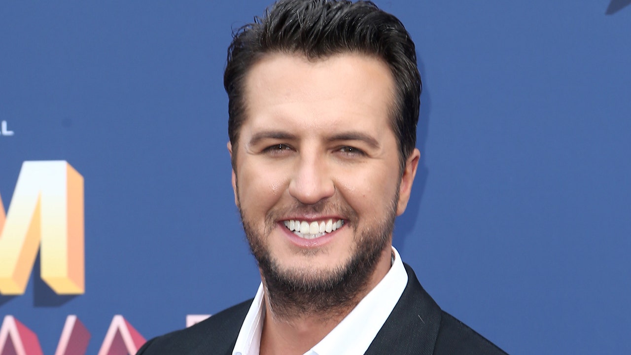 Luke Bryan's ACM entertainer of the year award draws mixed reactions