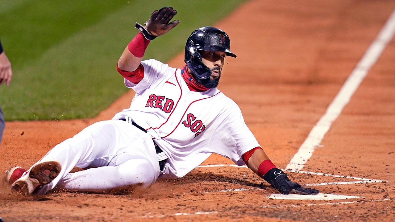 Red Sox makes a drastic change of uniform inspired by Patriots Day