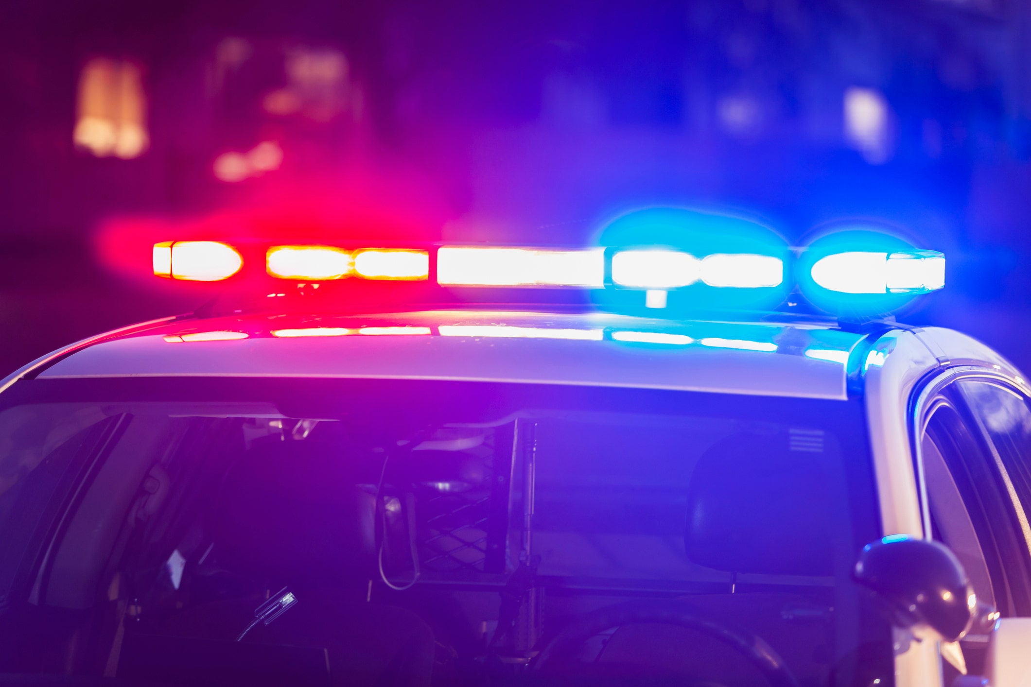 Southern California freeway fight: Officer seen in video tackling men to ground