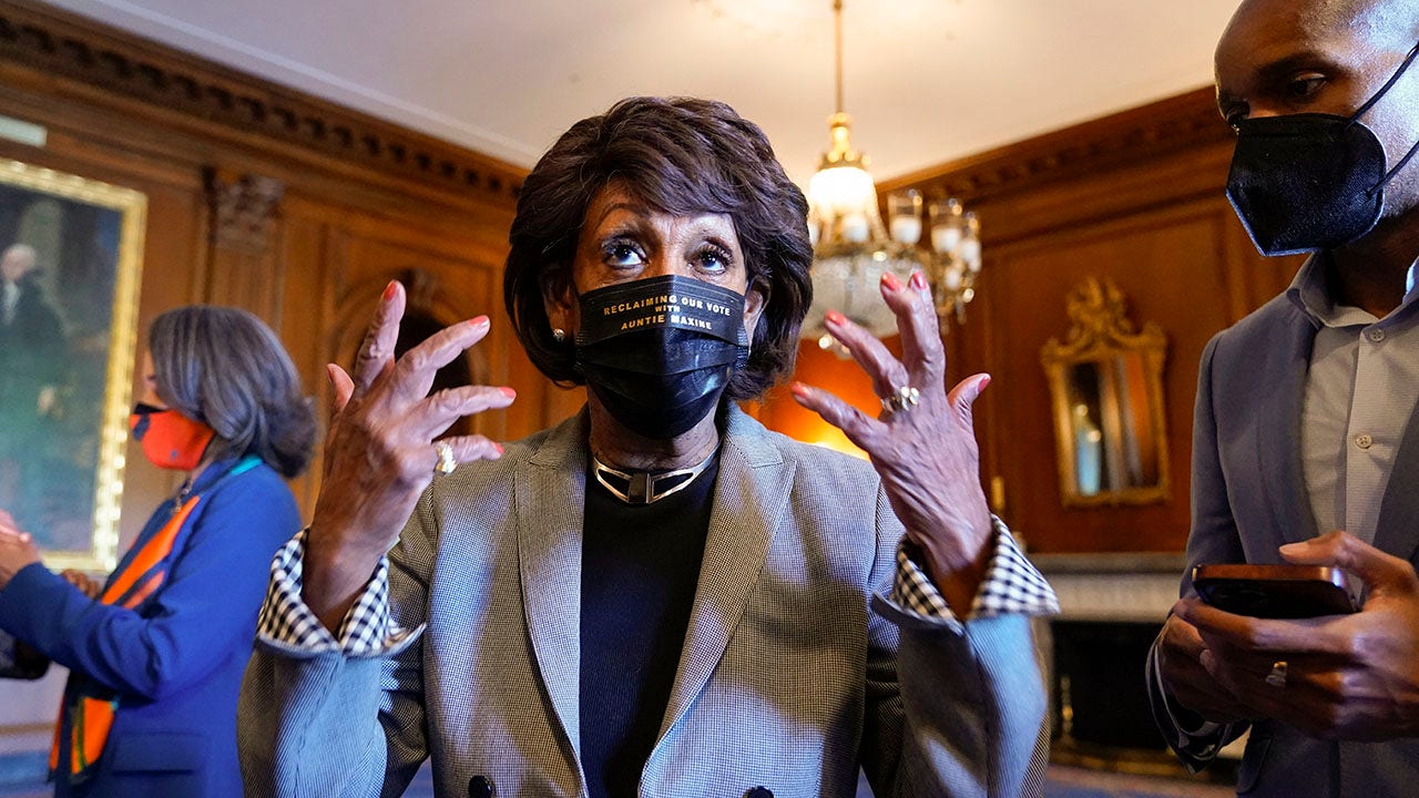 Maxine Waters continues to pay daughter with campaign cash, adding up to $1.2M so far: FEC