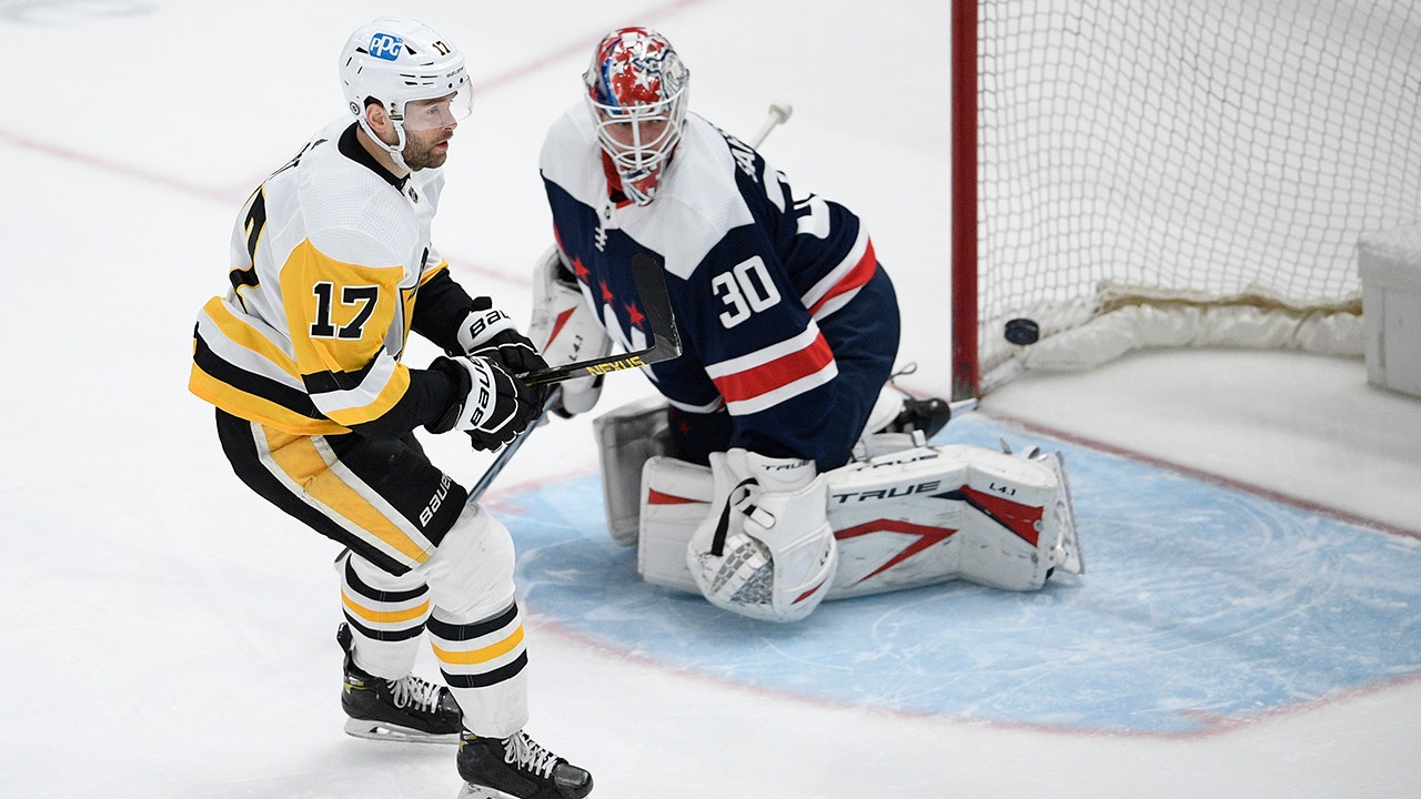 Penguins shut out Capitals 3-0 to reclaim 1st place in East