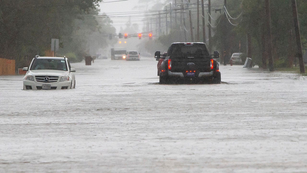 Dangerous flooding, storms threaten Gulf Coast