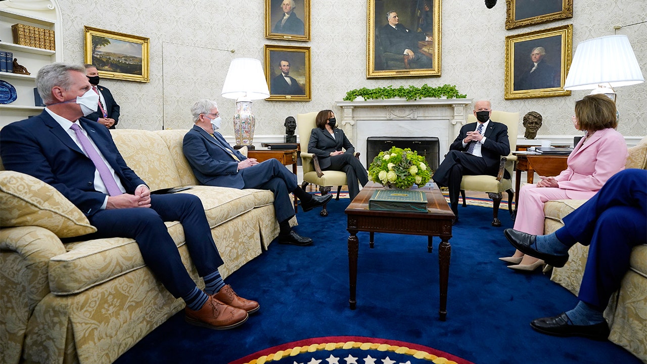 Biden meets with congressional leaders, jokes he'll 'snap my fingers' to reach compromise: 'It'll happen'