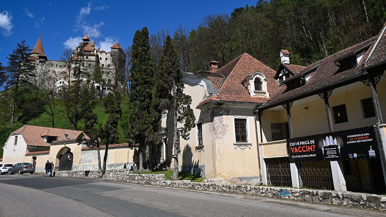 România folosește „Cetatea lui Dracula” ca sit maraton pentru vaccinul COVID-19