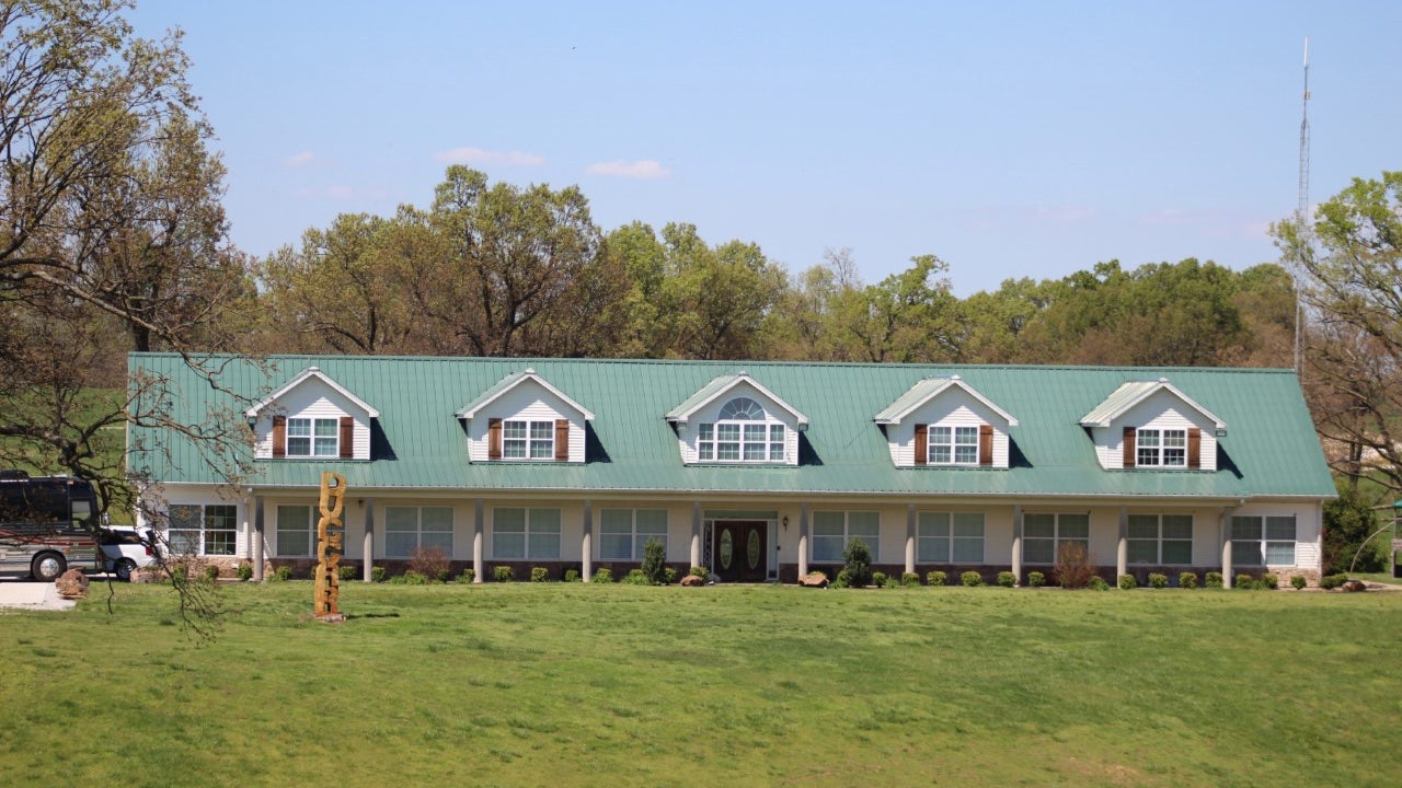 Duggar family's Arkansas compound quiet amid Josh Duggar's child porn scandal: photos