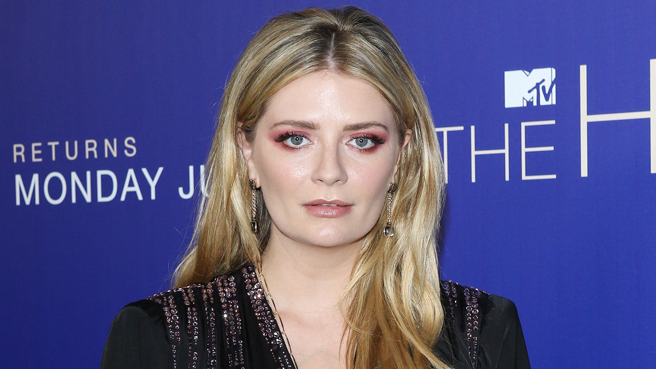 Mischa Barton says she felt 'pressured' to lose virginity while portraying Marissa Cooper on 'The O.C.'