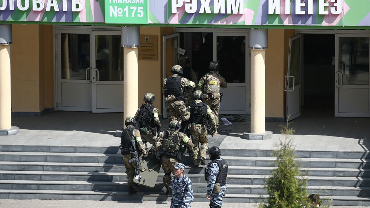 Tir dans une école russe: au moins 11 personnes auraient été tuées lors d’une attaque