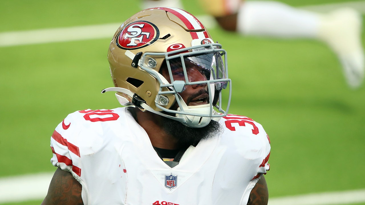 49ers' Jeff Wilson suffers torn meniscus trying to stand up after workout,  GM says