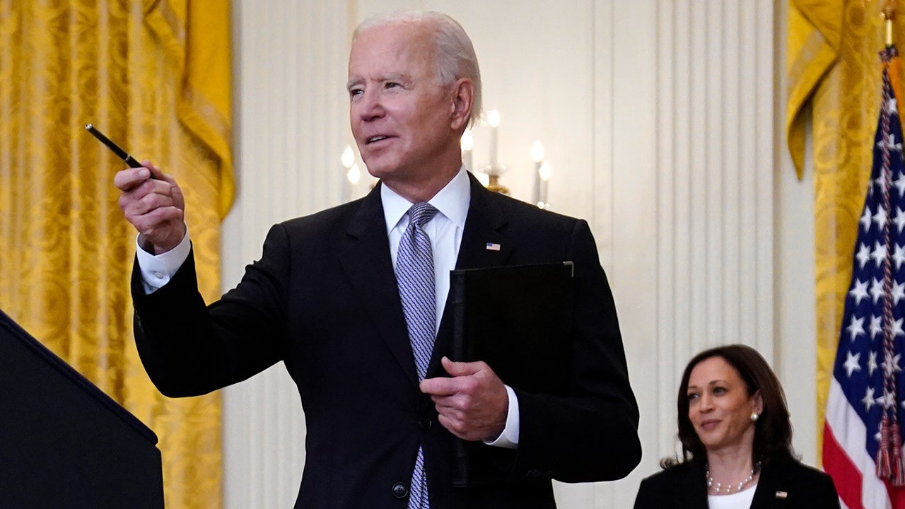 Biden's COVID warning: Unvaccinated 'will end up paying the price'