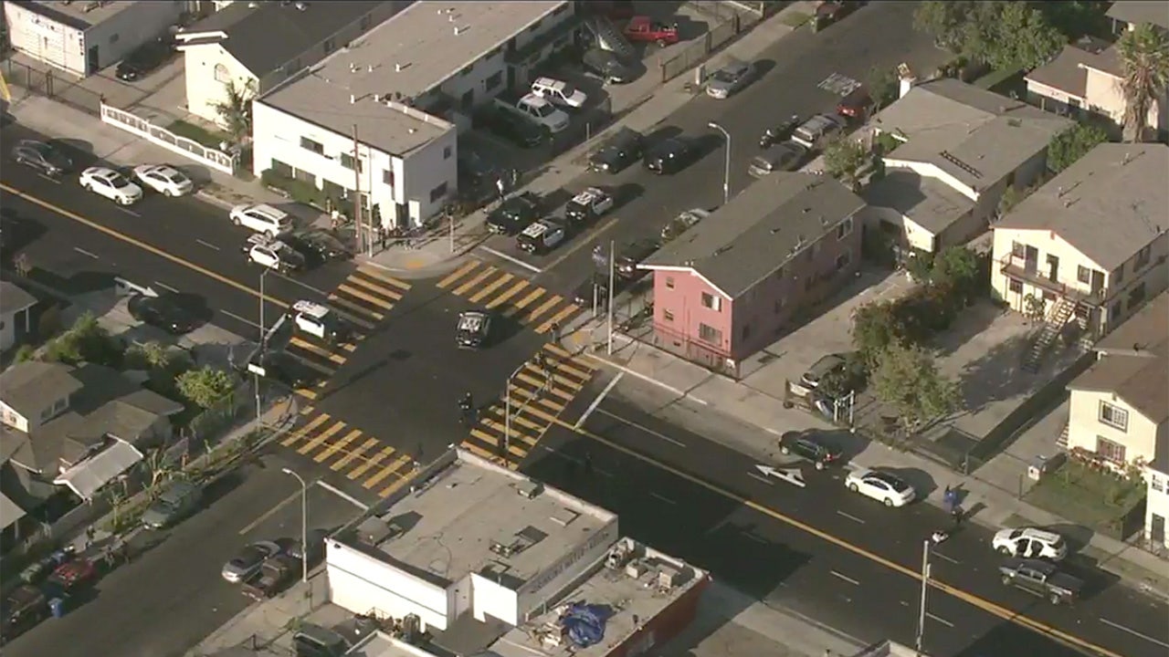 2 Asian women stabbed on San Francisco street, police say