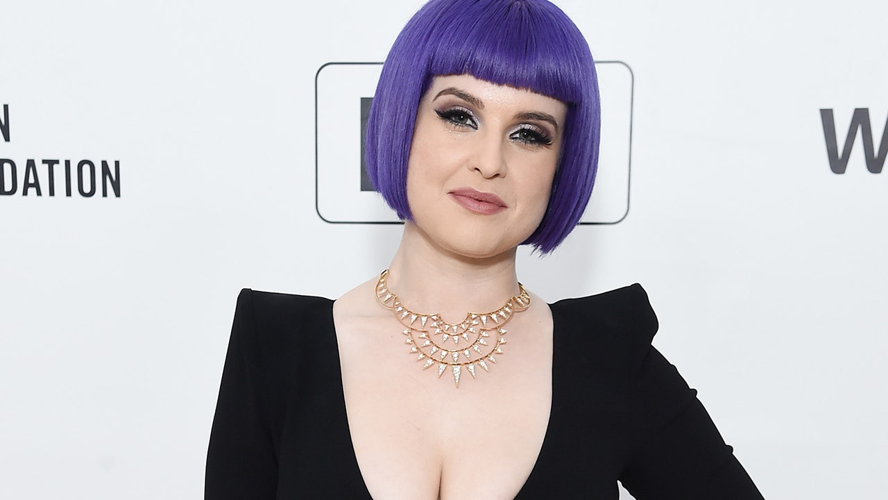 Kelly Osbourne says prescribed Vicodin spiraled into heroin addiction