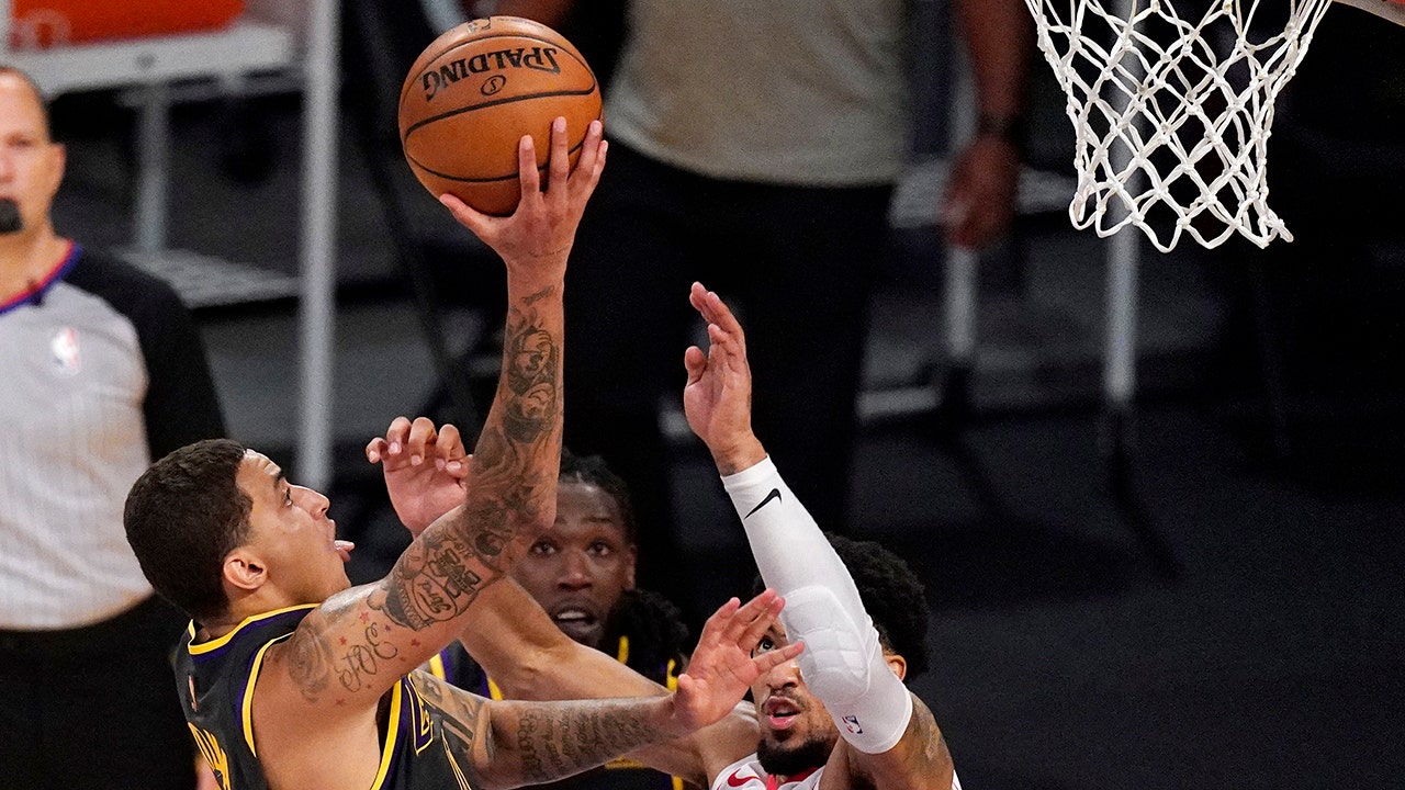 Kuzma's late basket gives Lakers 3rd straight win