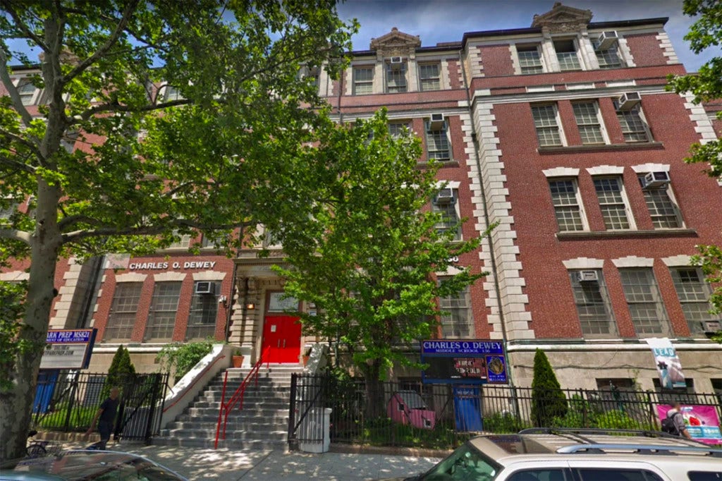 NYC principal apologizes for anti-Israel email to staff after blowback