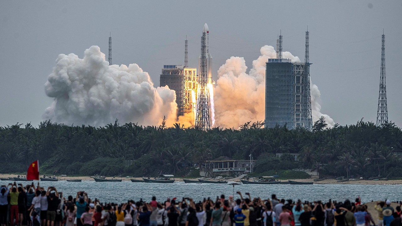 Čínske rakety na uskutočňovanie nekontrolovaného návratu;  Nie je jasné, kam budú trosky padať: Správa