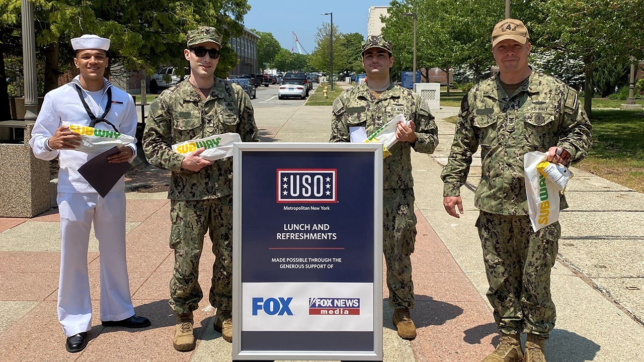 USO delivers morale-boosting meals to active-duty military during Fleet Week New York