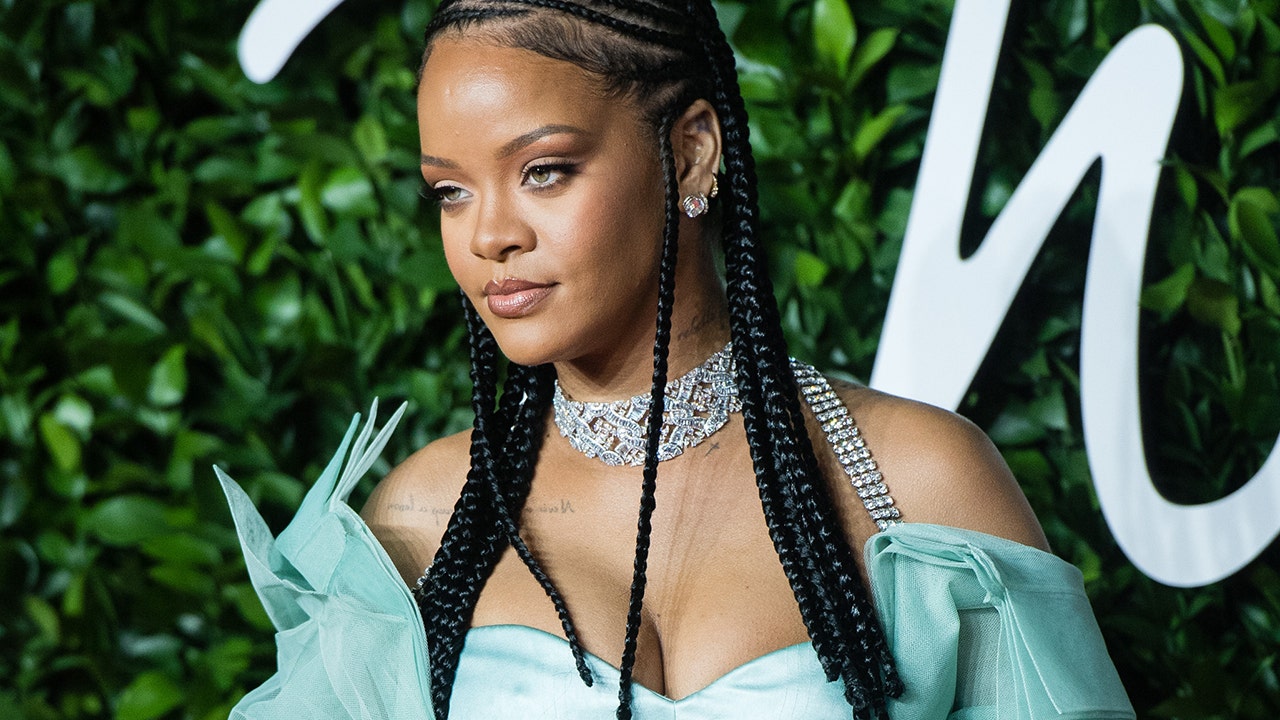 Rihanna urges 'resolve' for Israeli-Palestinian conflict: 'My heart is breaking'