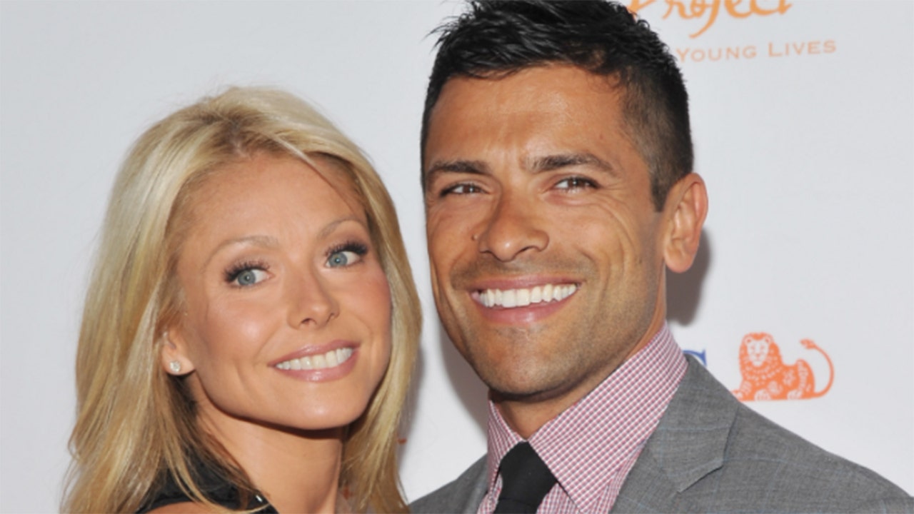 Kelly Ripa gets tattoo of wedding date in honor of 25th anniversary