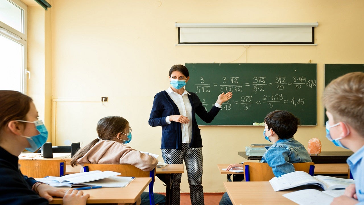 Elementary schools should require face masks for teachers, improve ventilation to cut COVID risk: CDC