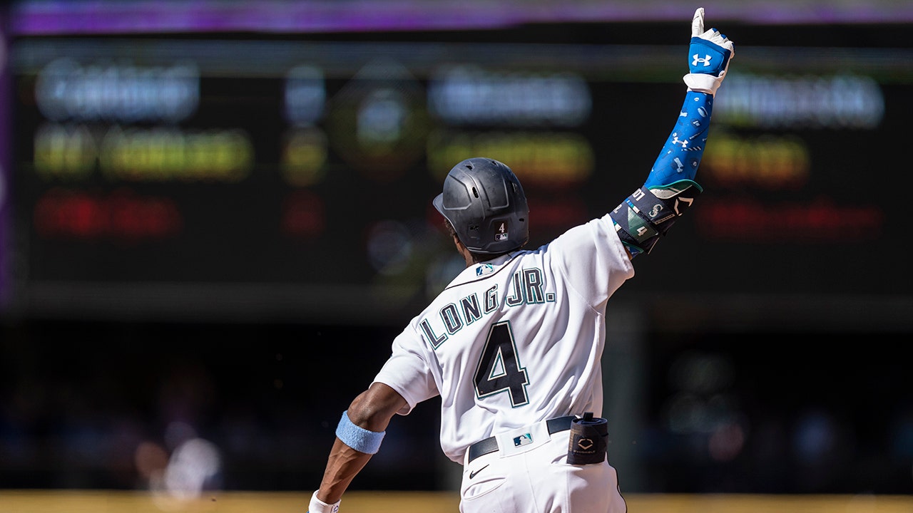 Lengthy grand slam in 10th, Mariners sweep Rays in 4-match set