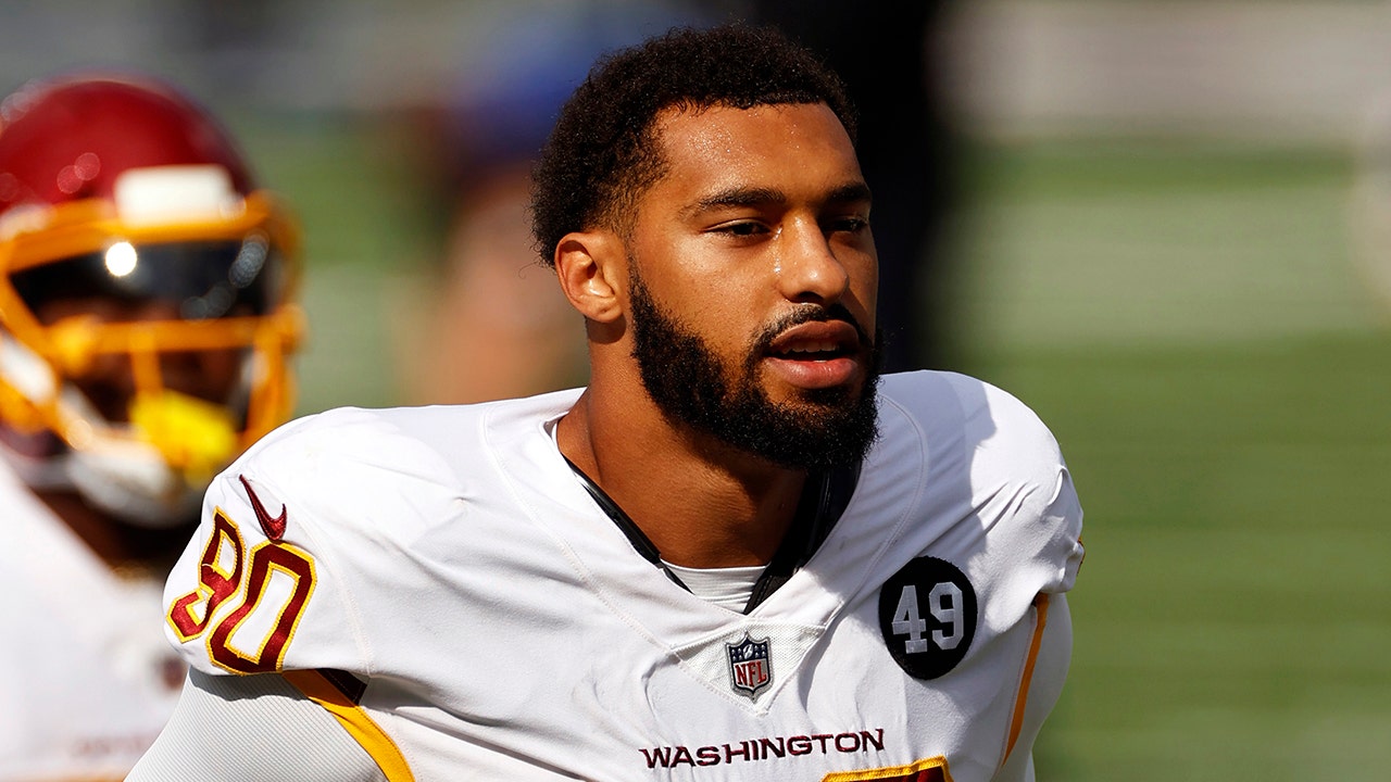 Montez Sweat against Washington persuading players to get vaccine