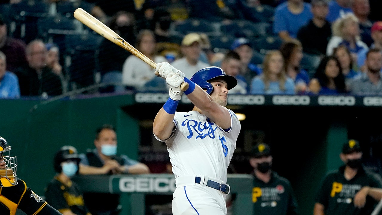 Benintendi's slam, Perez's 2 HRs power Royals past Pirates