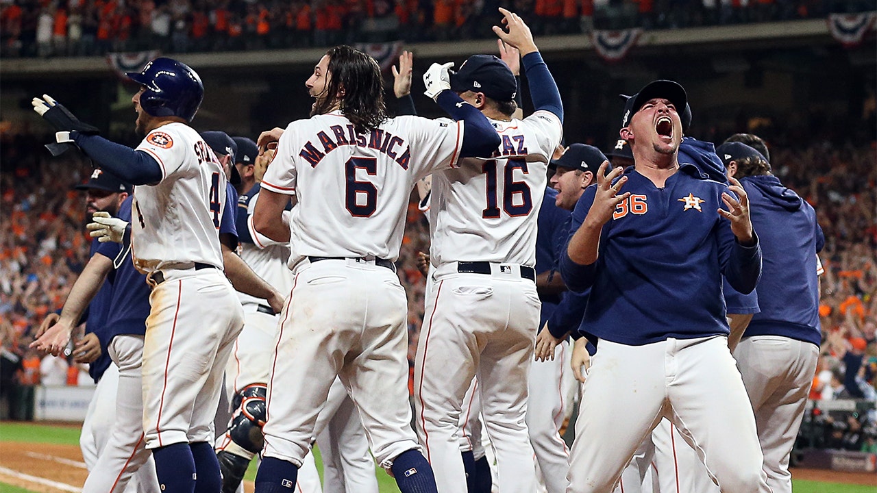 Astros July giveaway features 2019 ALCS trophy, ring in series against  Yankees