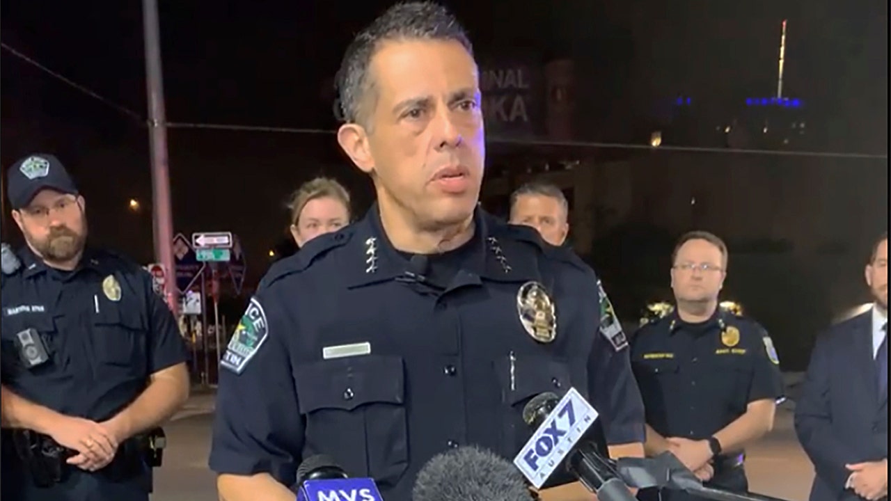 Austin mass shooting: 1 suspect in custody, another at large after 14 injured in entertainment district - Fox News