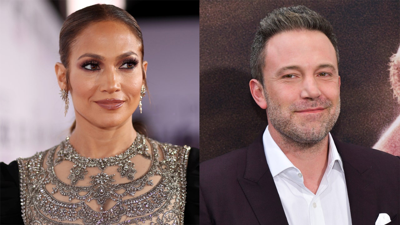 Ben Affleck welcomes rekindled flame Jennifer Lopez to Los Angeles home