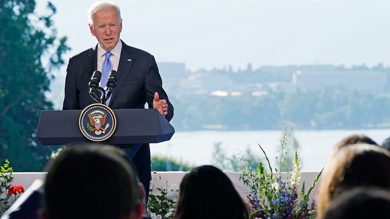 Biden starts to call Putin 'President Trump' at press conference