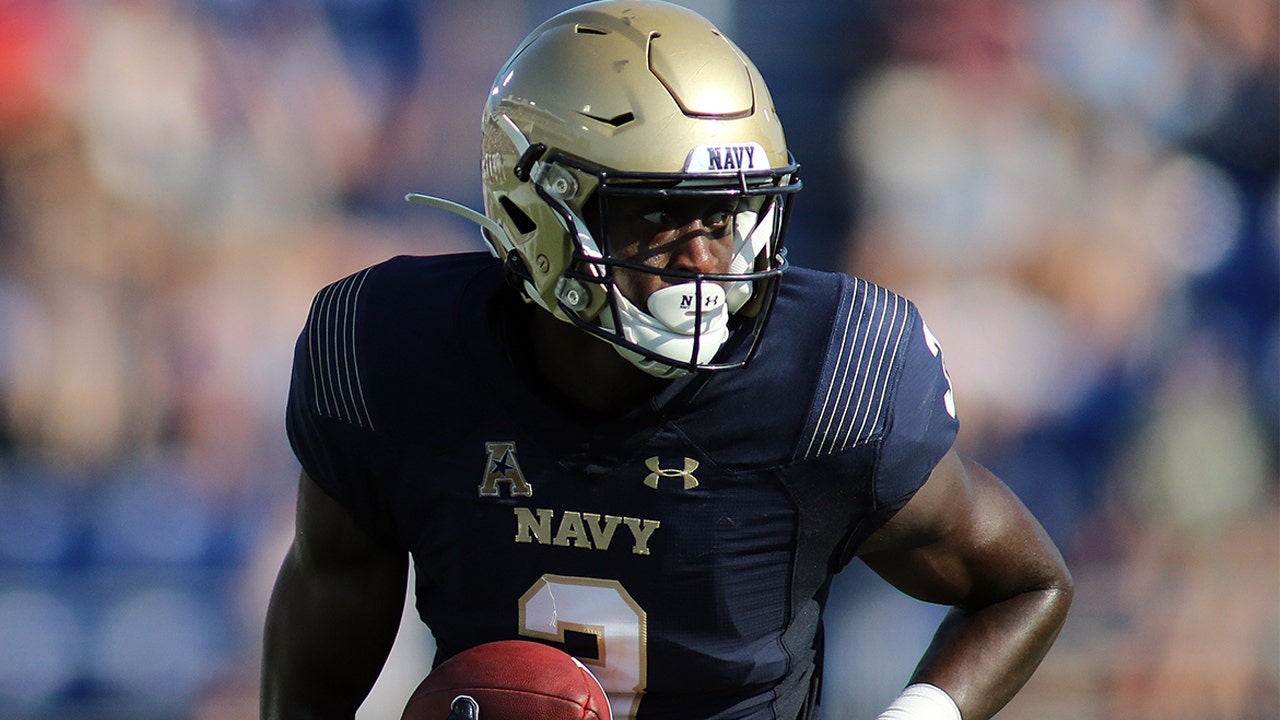 Bucs' Cameron Kinley living 'double life' as he awaits clarity from Navy on NFL pursuit