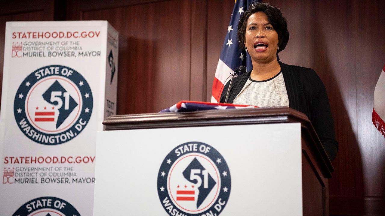 DC Mayor Bowser photographed maskless at wedding reception after reinstating mask mandate