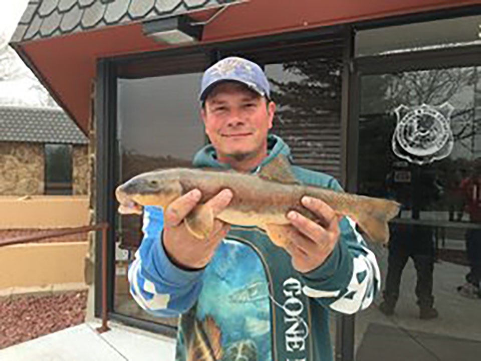 Wyoming fisherman breaks 23-year-old record